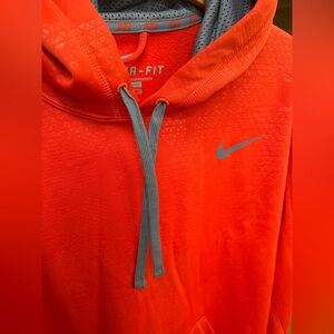 NWOT Men’s Nike Terma Fit orange Pullover Hoodie XL